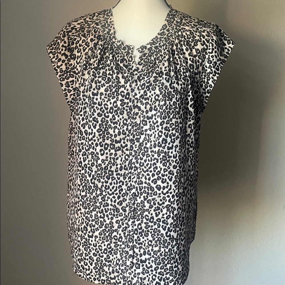 Daniel Rainn leopard Blouse. Excellent new condition . XL